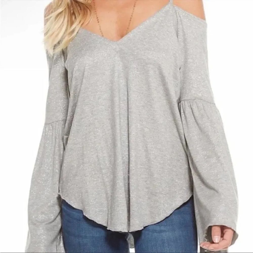 Chaser Cold Shoulder Gray Silver Glitter Bell Flounce Sleeves M NWT